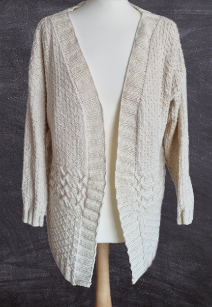 Cashmere-cardigan-vorne